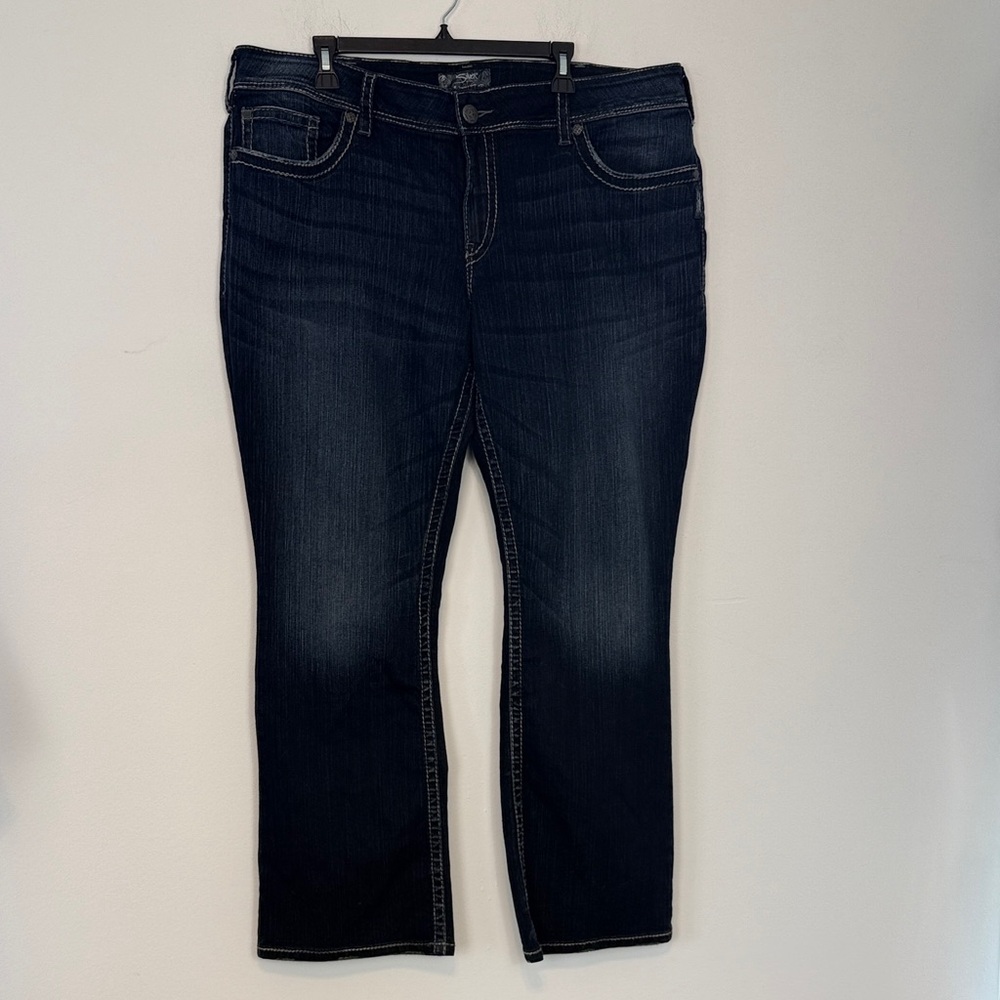 Silver Women’s Suki Surplus Plus Size Jeans. Size 22. Bootcut. High Rise.